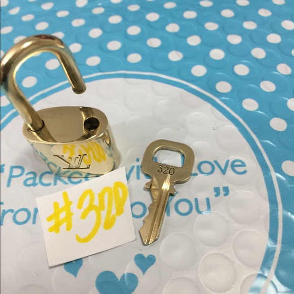 Authentic Louis Vuitton Lock and key 320 - Picture 4 of 5